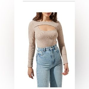 ASTR the Label Front Cutout Long Sleeve
Bodysuit Nude Tan Oatmeal